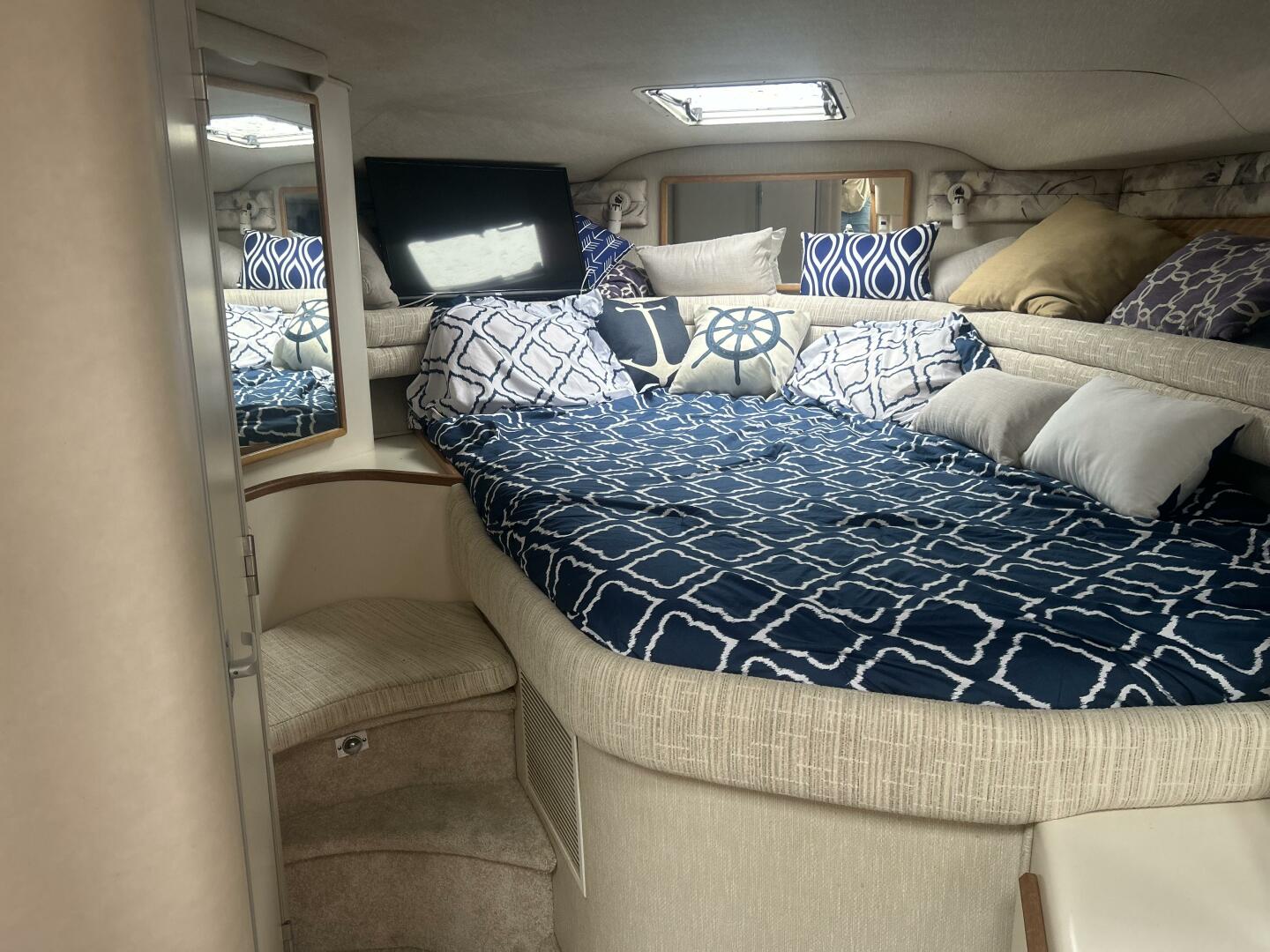 Slide: The Image of Sea Ray Express Cruiser 1994 - 5165871