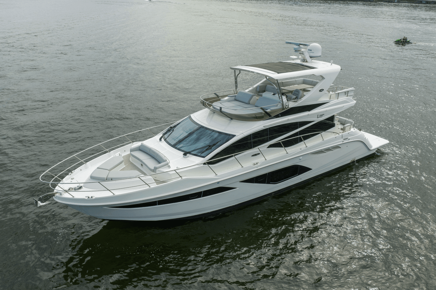 Slide: The Image of Sea Ray L550 FLY 2018 - 0