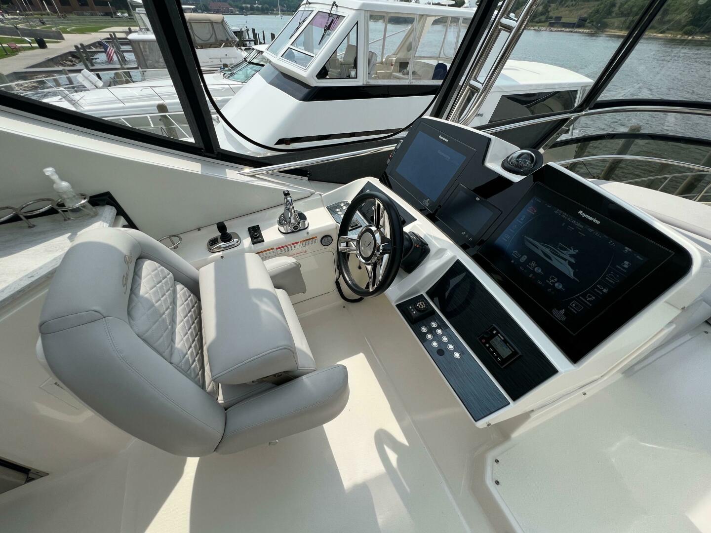 Slide: The Image of Sea Ray L550 Fly 2018 - 4428478