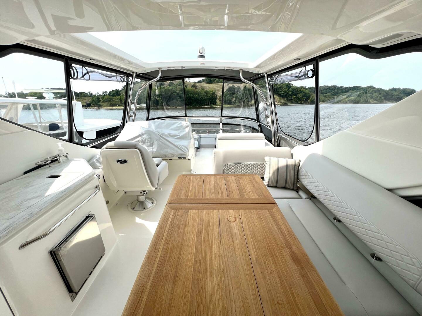 Slide: The Image of Sea Ray L550 Fly 2018 - 4428481