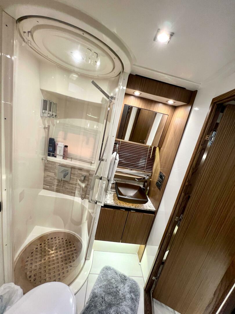 Slide: The Image of Sea Ray L550 Fly 2018 - 4428488