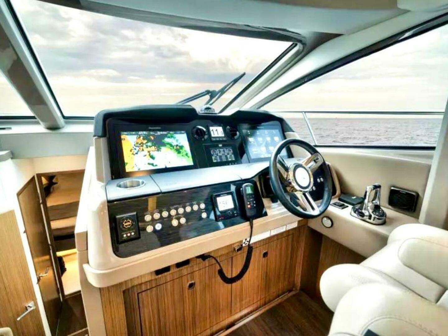 Slide: The Image of Sea Ray L550 Fly 2018 - 4428489
