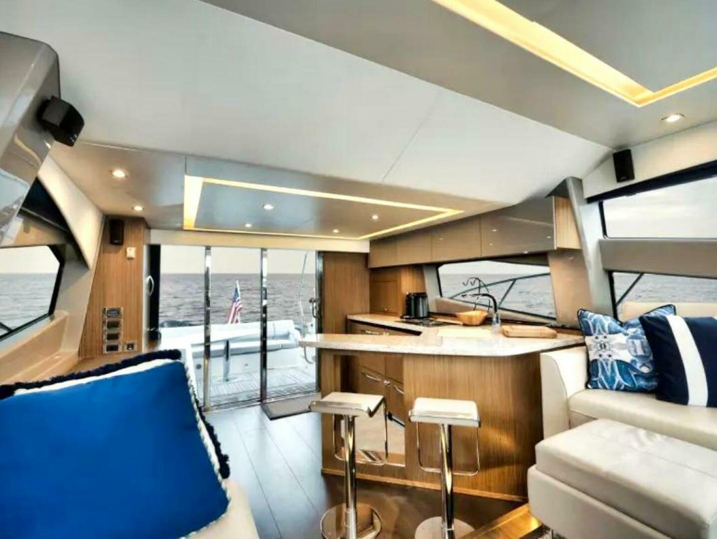 Slide: The Image of Sea Ray L550 Fly 2018 - 4428494