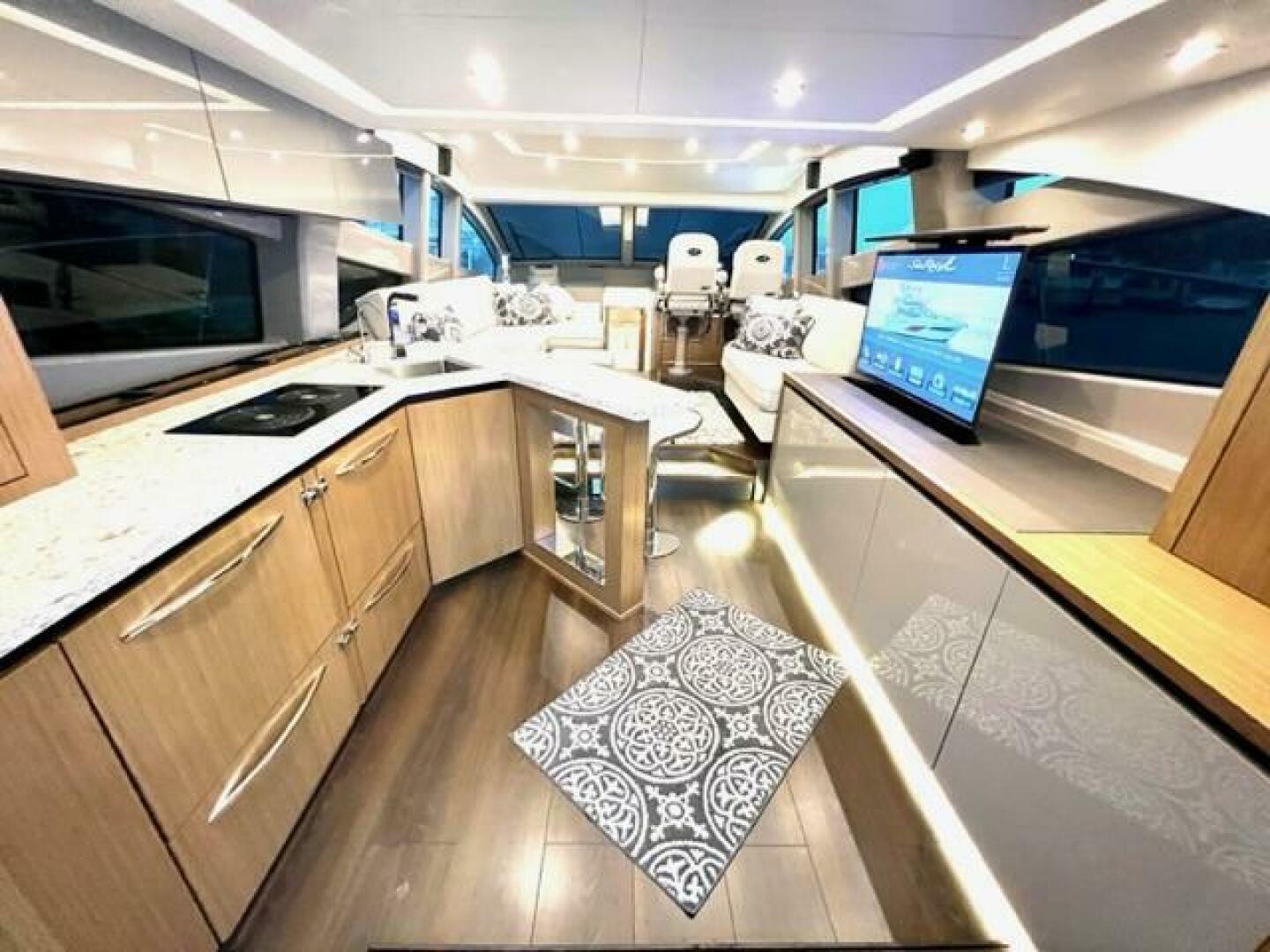 Slide: The Image of Sea Ray L550 Fly 2018 - 4428515