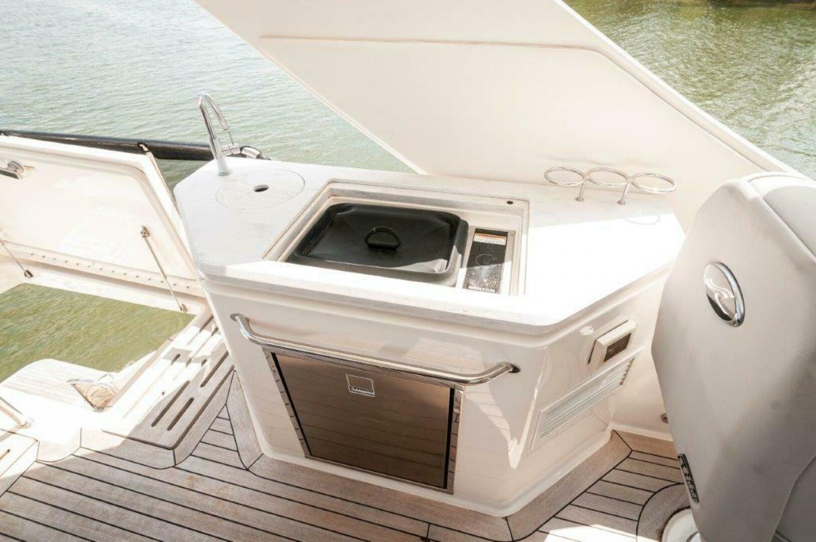 Slide: The Image of 2018 Sea Ray L550 Flybridge-Flybridge  - 5182290