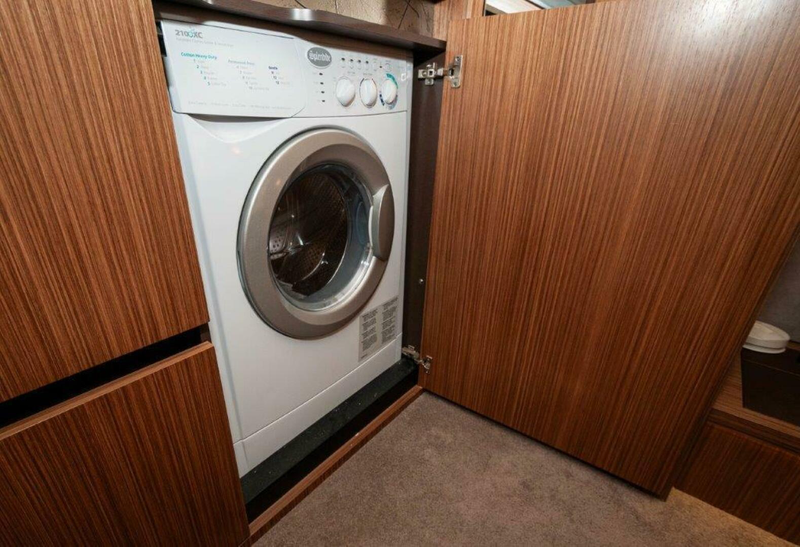 Slide: The Image of 2018 Sea Ray L550 Flybridge-Laundry - 5182301