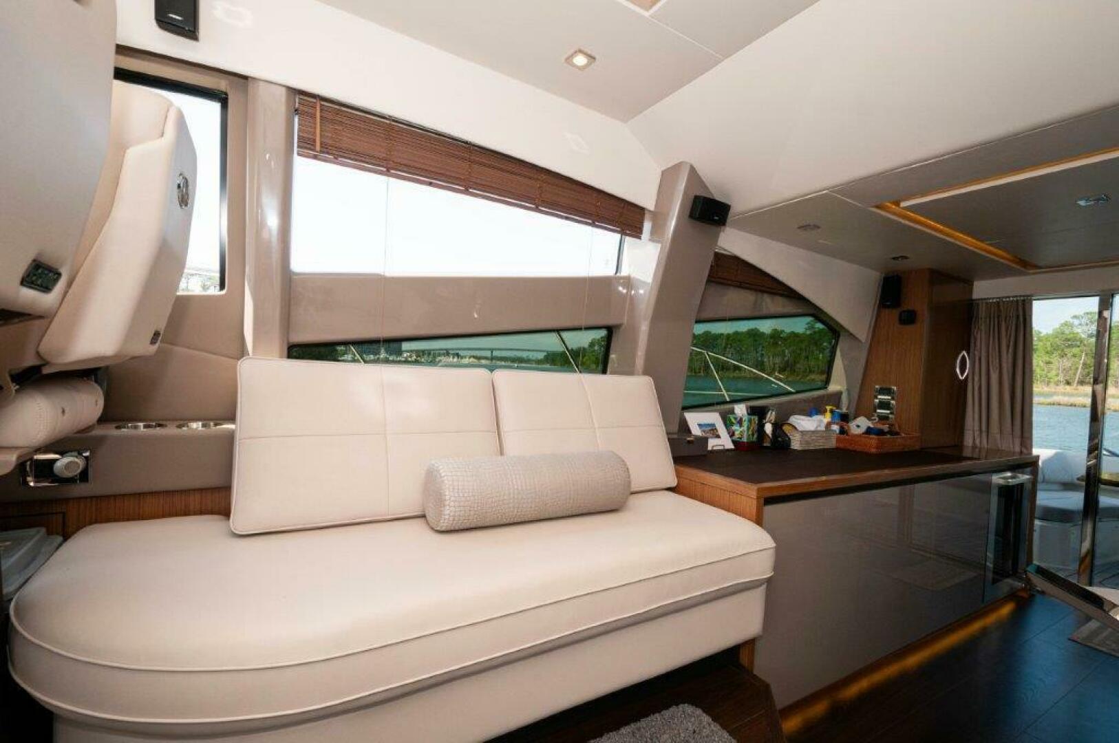Slide: The Image of 2018 Sea Ray L550 Flybridge-Salon 2 - 5182311