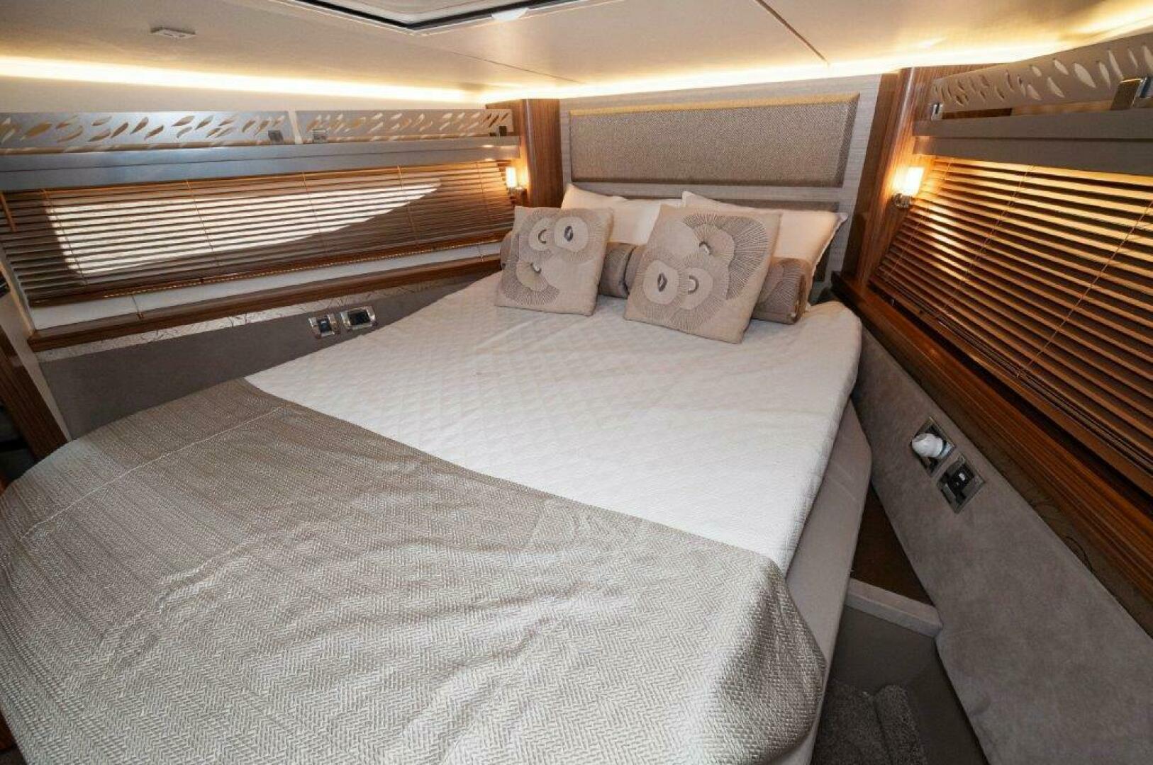 Slide: The Image of 2018 Sea Ray L550 Flybridge- VIP SR 3 - 5182327