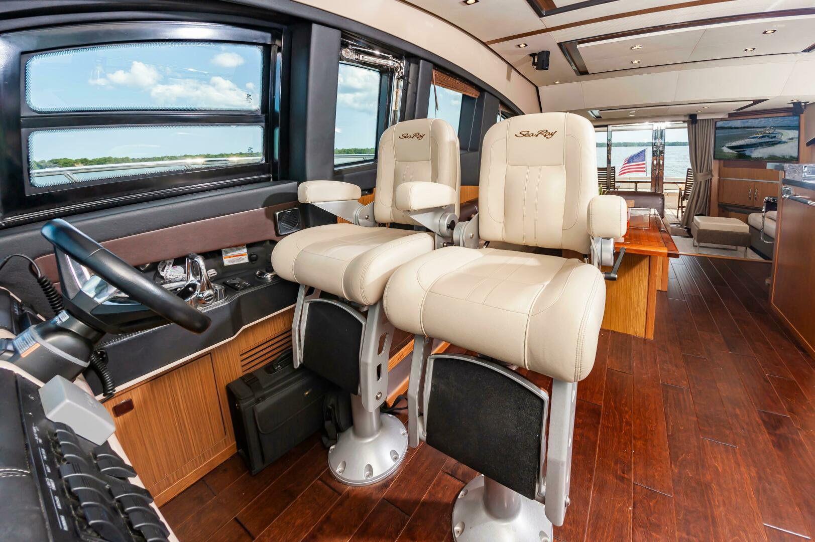 Slide: The Image of Sea Ray L650 Fly 2015 - 4313395