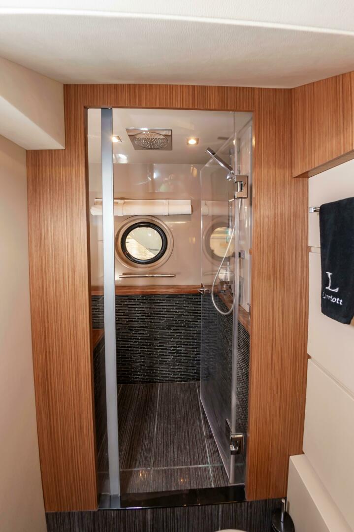 Slide: The Image of Sea Ray L650 Fly 2015 - 4313405