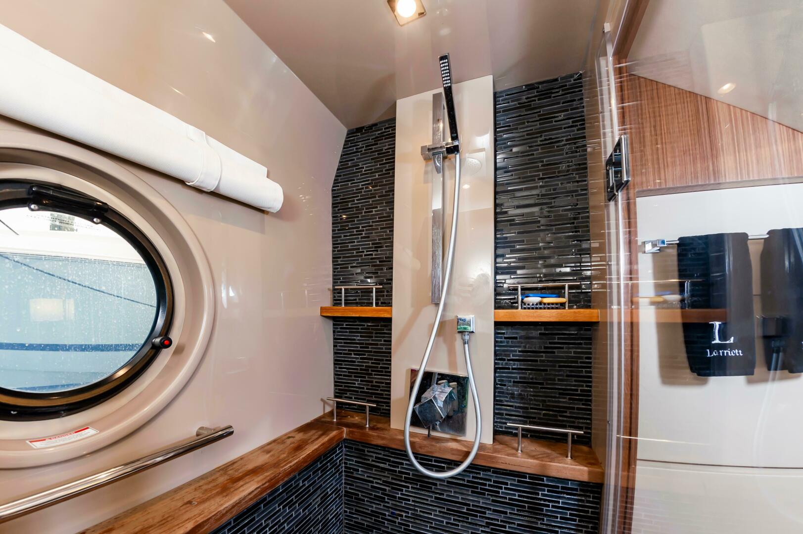 Slide: The Image of Sea Ray L650 Fly 2015 - 4313407