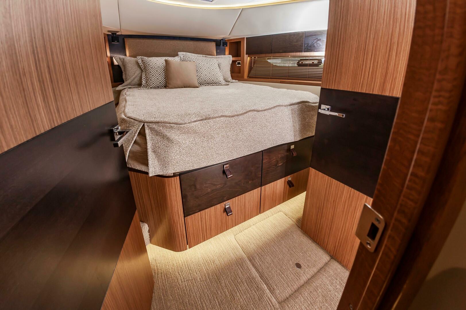 Slide: The Image of Sea Ray L650 Fly 2015 - 4313420