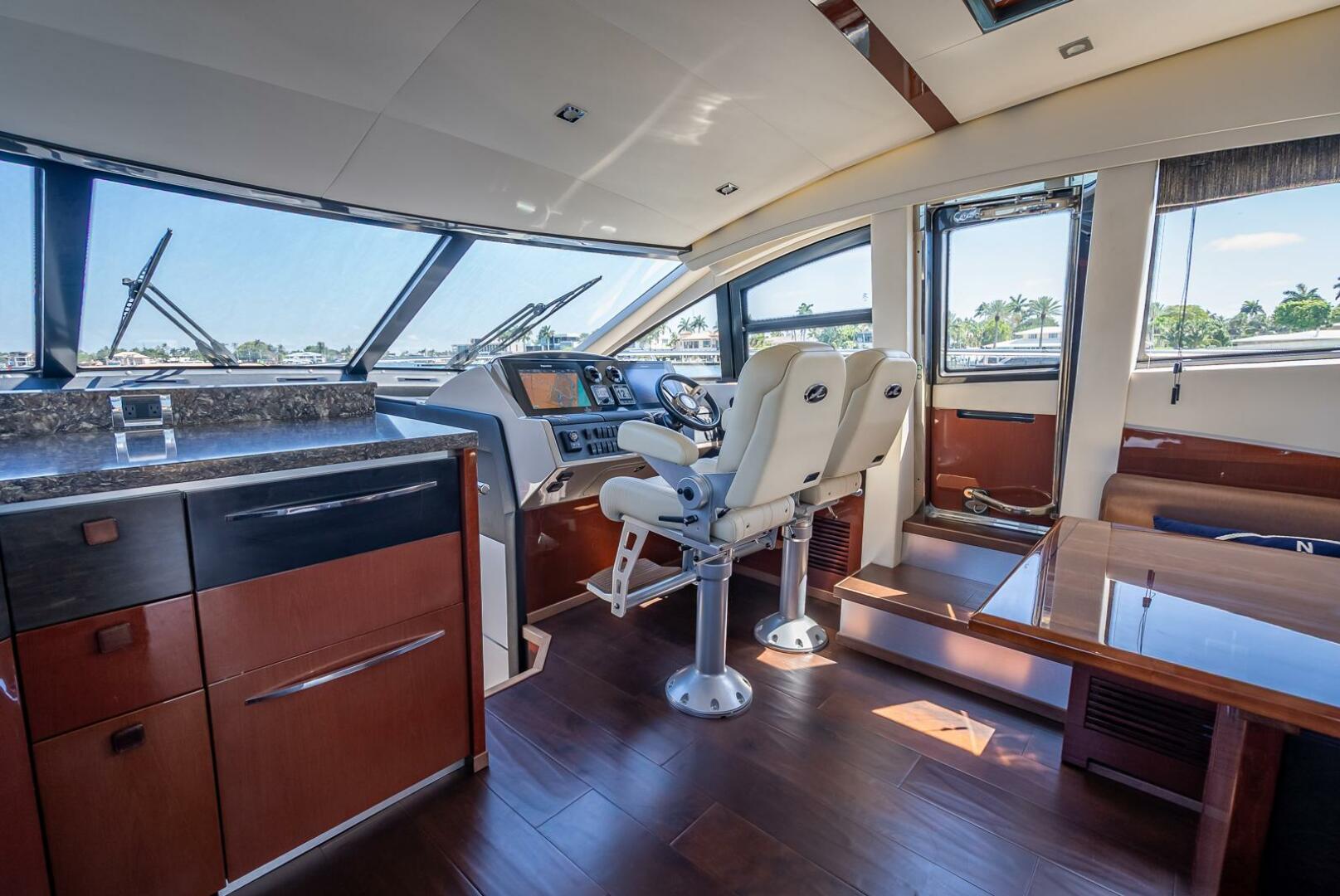 Slide: The Image of Sea Ray L650 Fly 2016 - 5270036