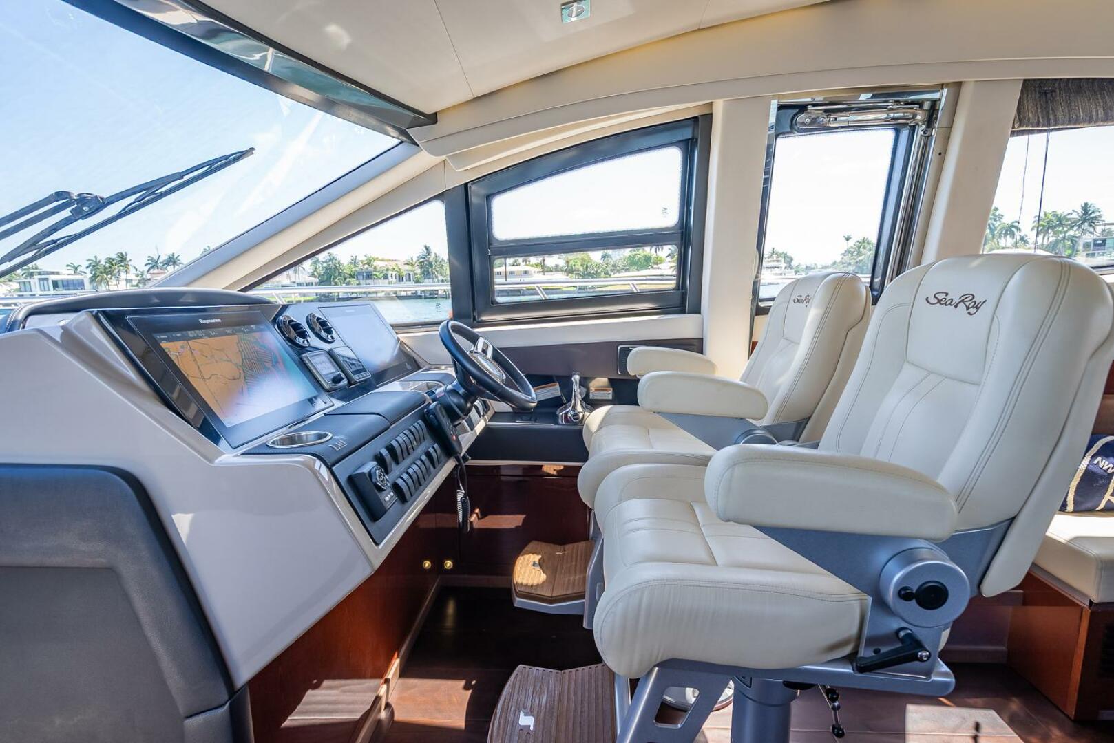 Slide: The Image of Sea Ray L650 Fly 2016 - 5270043