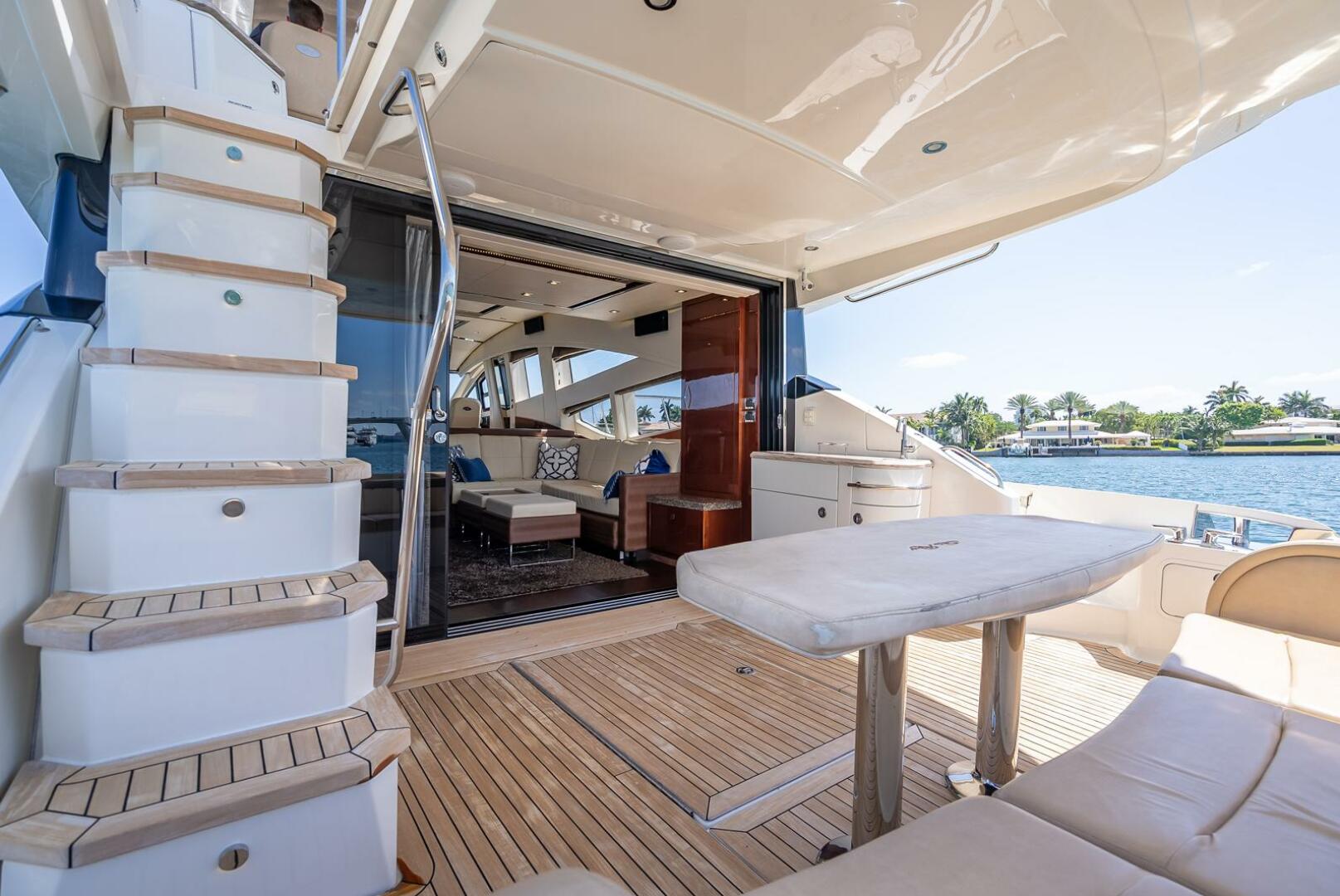 Slide: The Image of Sea Ray L650 Fly 2016 - 5270059