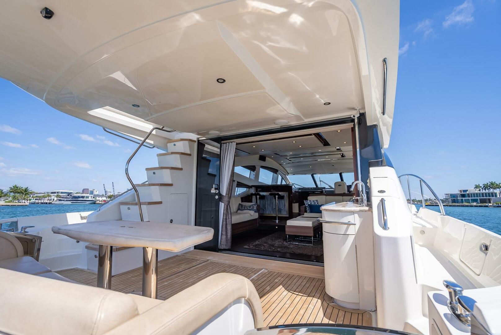 Slide: The Image of Sea Ray L650 Fly 2016 - 5270060