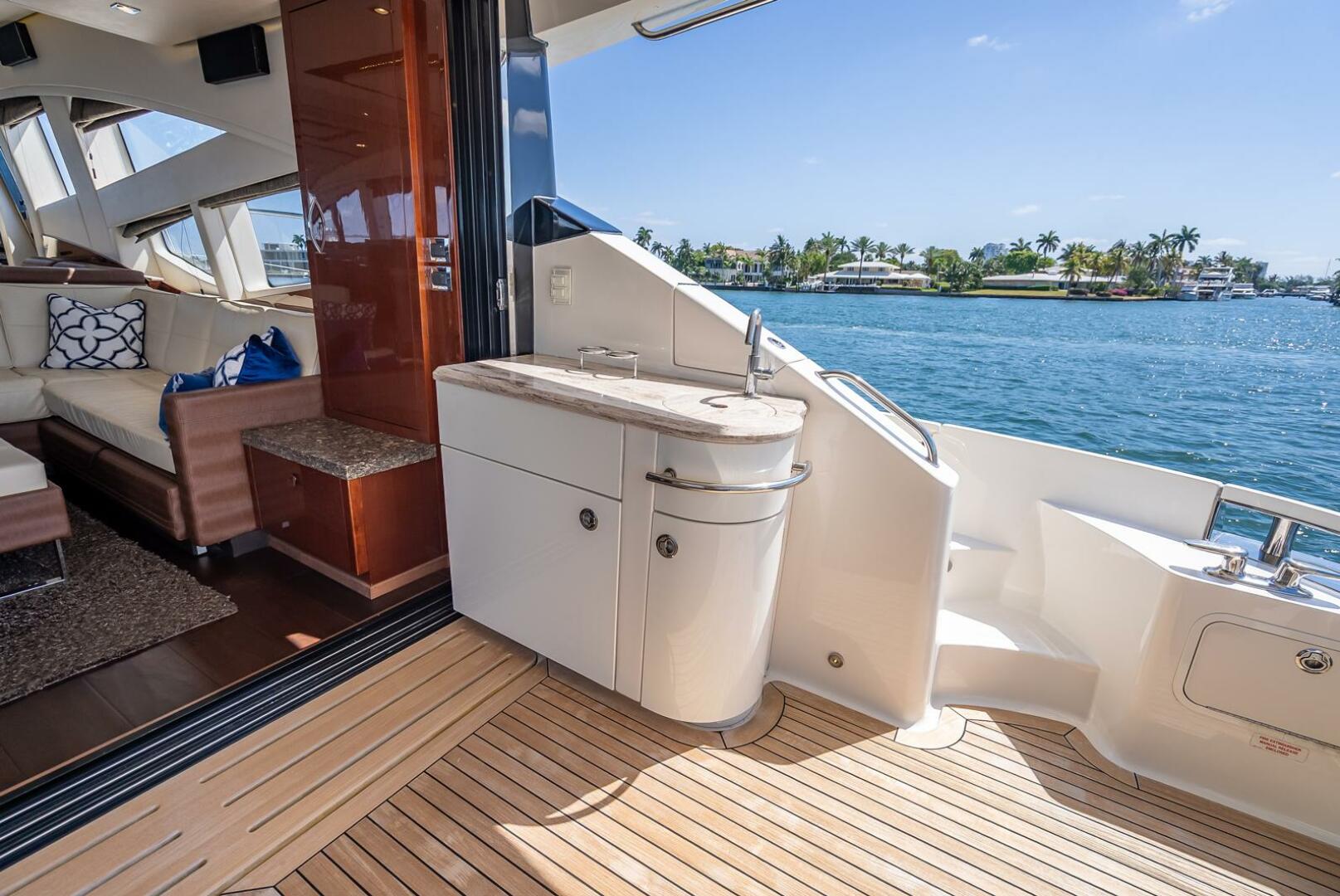 Slide: The Image of Sea Ray L650 Fly 2016 - 5270062