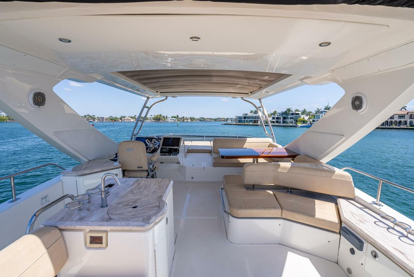 Slide: The Image of Sea Ray L650 Fly 2016 - 5270068