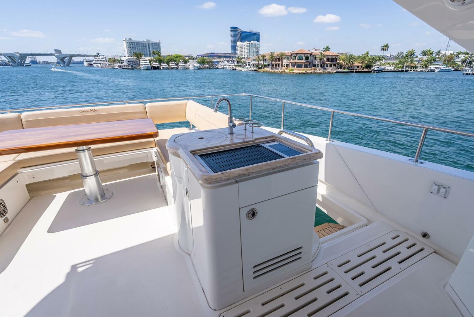 Slide: The Image of Sea Ray L650 Fly 2016 - 5270070