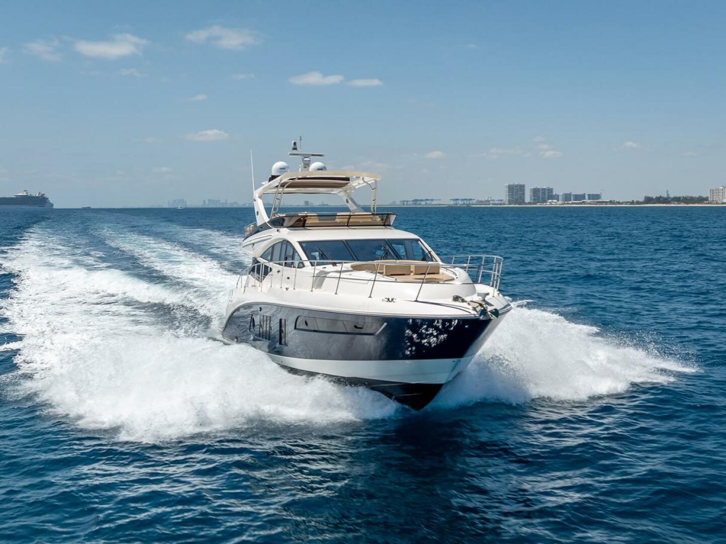 Slide: The Image of Sea Ray L650 Fly 2016 - 5270027