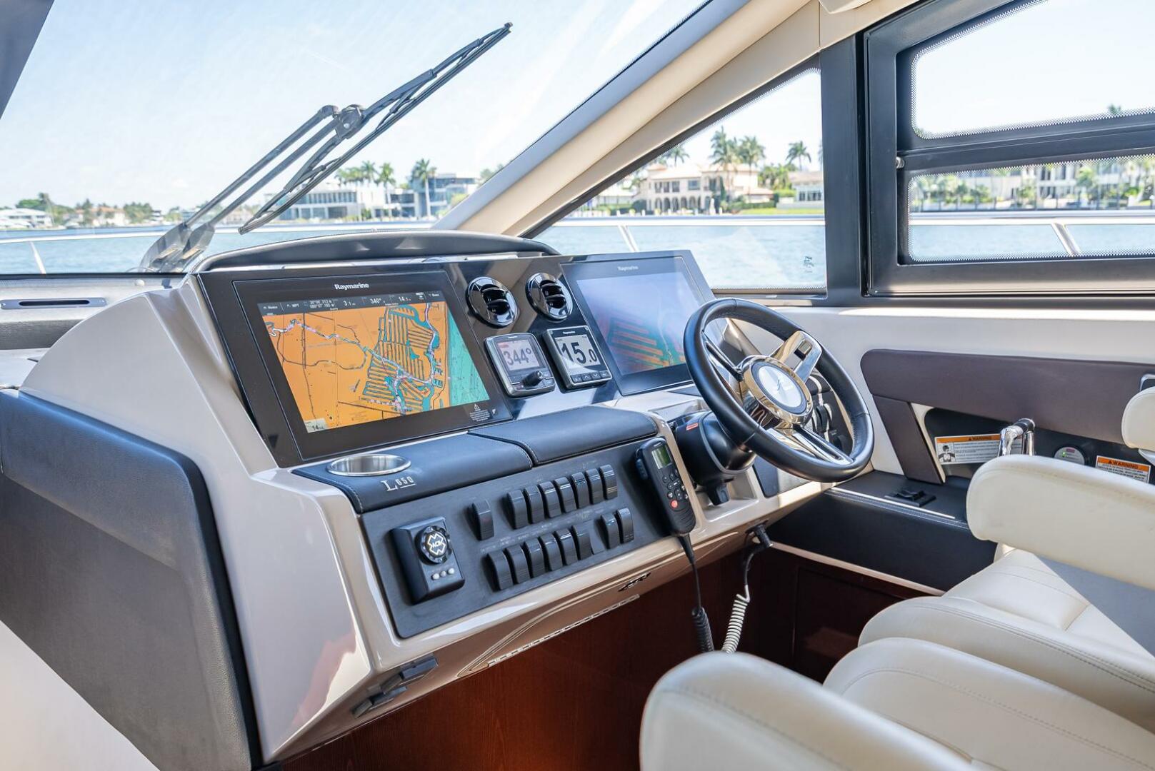 Slide: The Image of Sea Ray L650 Fly 2016 - 5270037