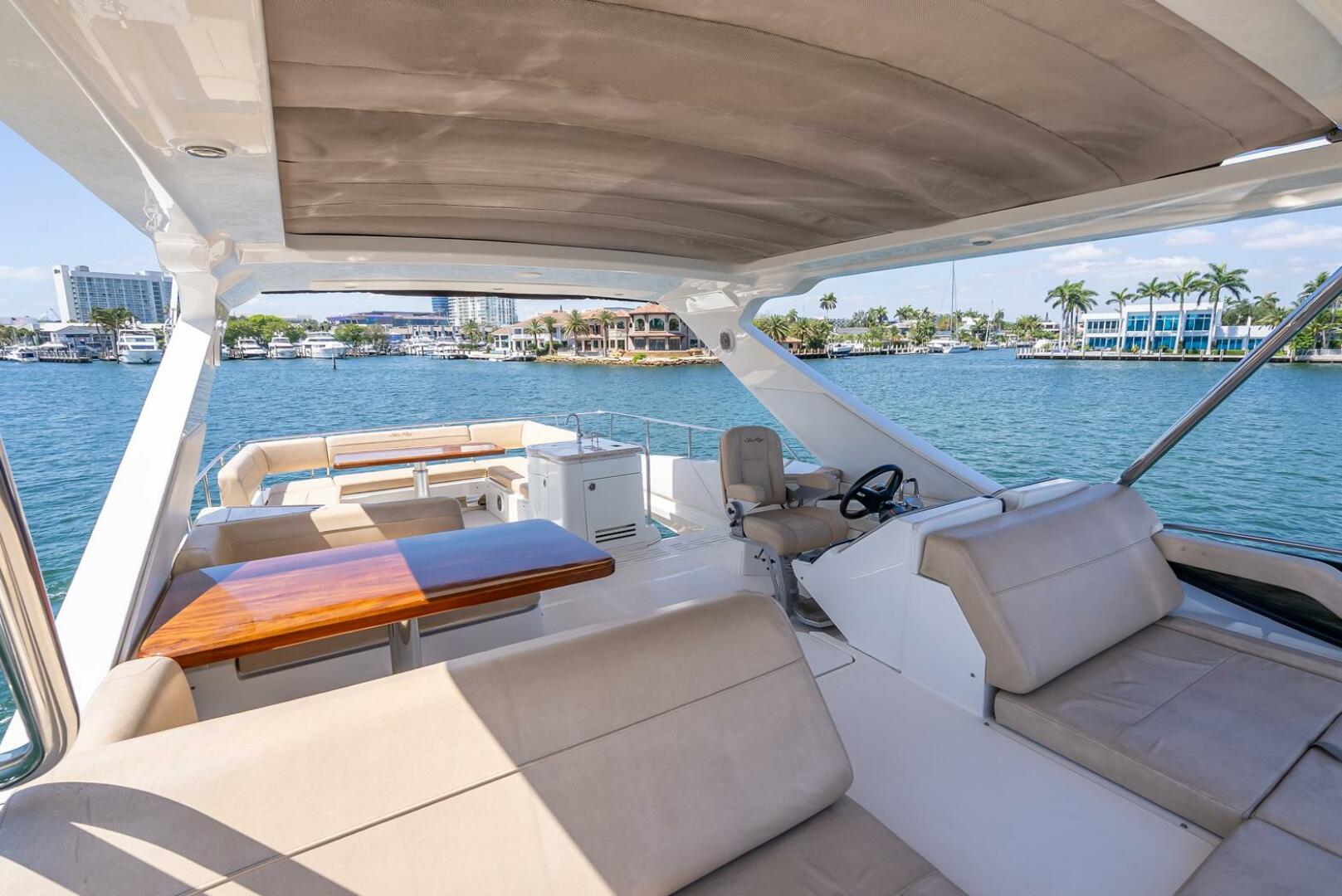 Slide: The Image of Sea Ray L650 Fly 2016 - 5270066