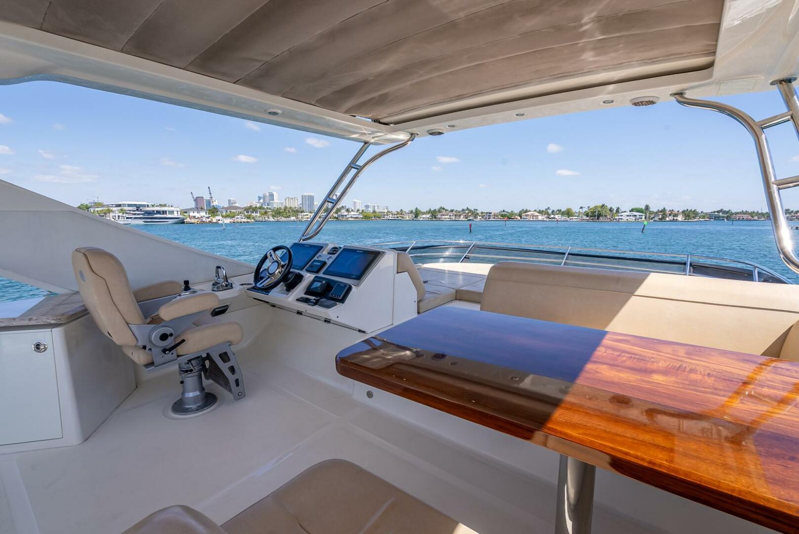 Slide: The Image of Sea Ray L650 Fly 2016 - 5270069