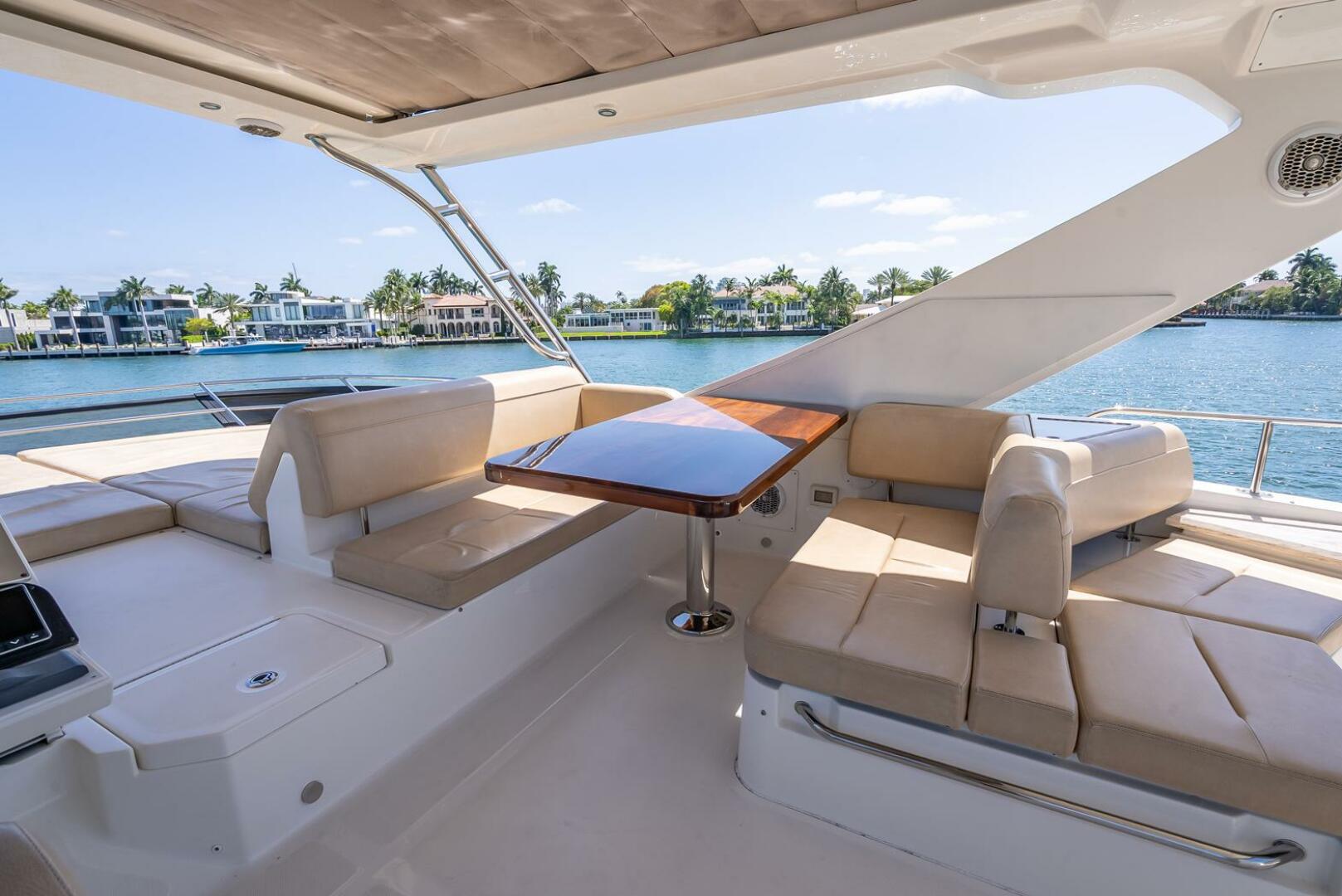 Slide: The Image of Sea Ray L650 Fly 2016 - 5270074