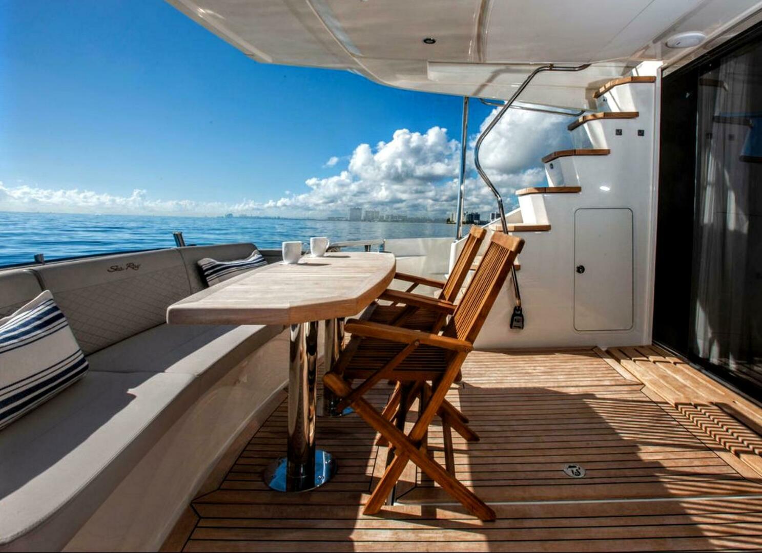 Slide: The Image of Sea Ray L650 Fly 2018 - 5078514