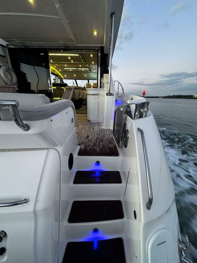 Slide: The Image of Sea Ray L650 Fly 2018 - 5078536