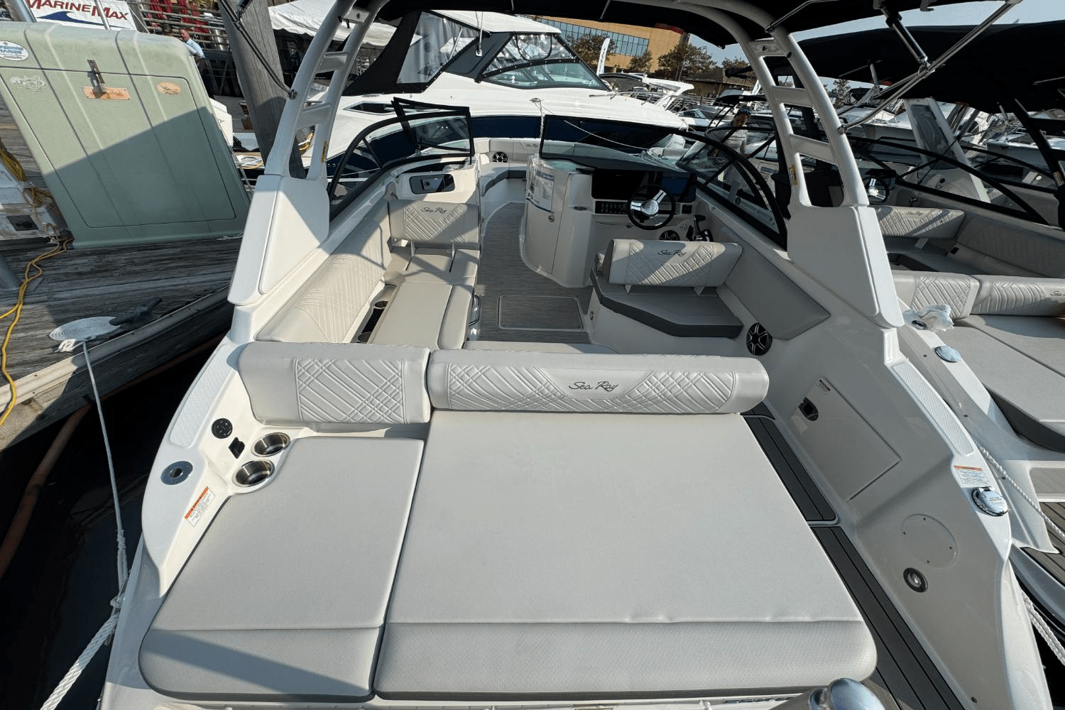 Slide: The Image of Sea Ray SDX 230 Outboard 2026 - 10