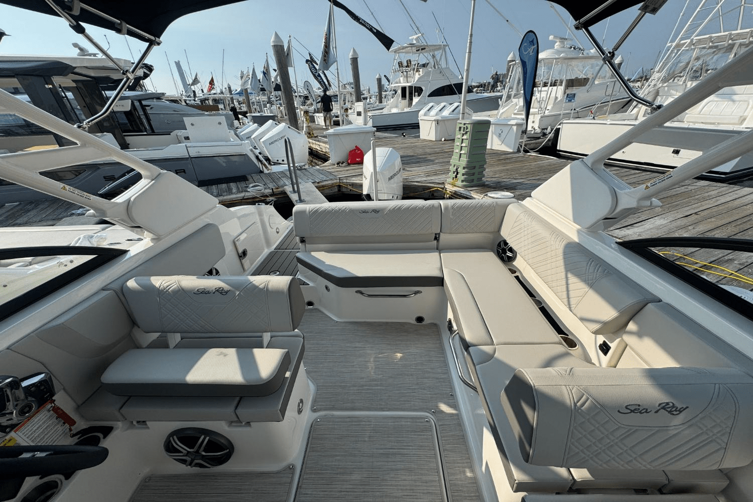 Slide: The Image of Sea Ray SDX 230 Outboard 2026 - 12