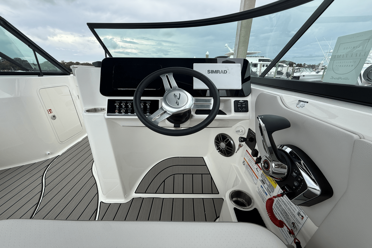 Slide: The Image of Sea Ray SDX 230 Outboard 2026 - 14