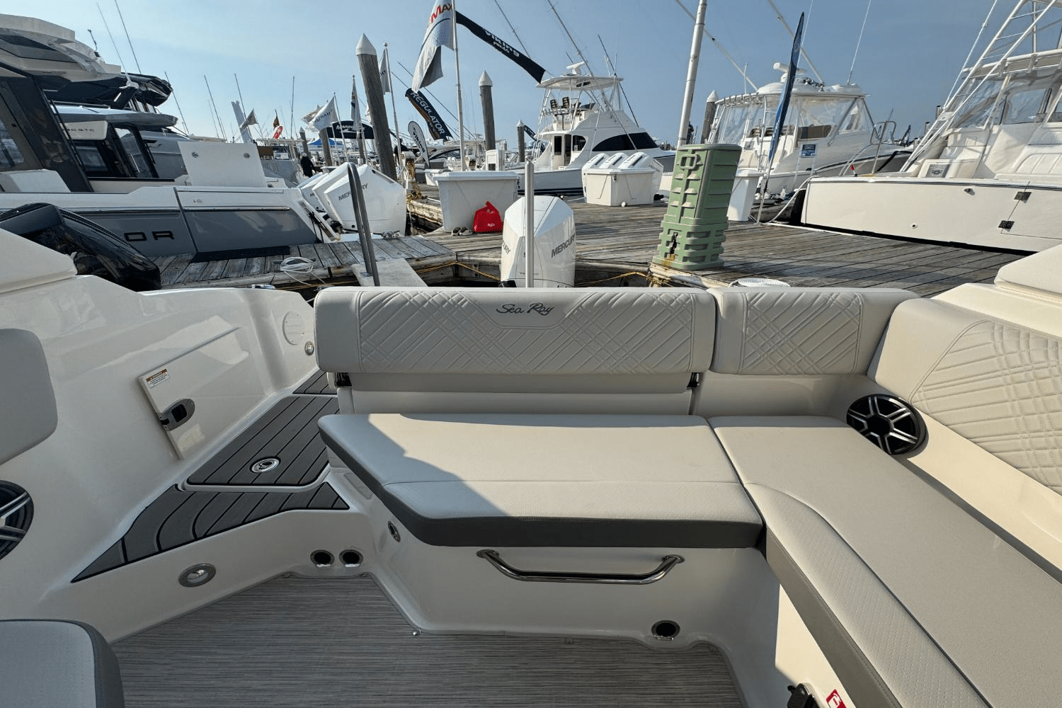 Slide: The Image of Sea Ray SDX 230 Outboard 2026 - 15