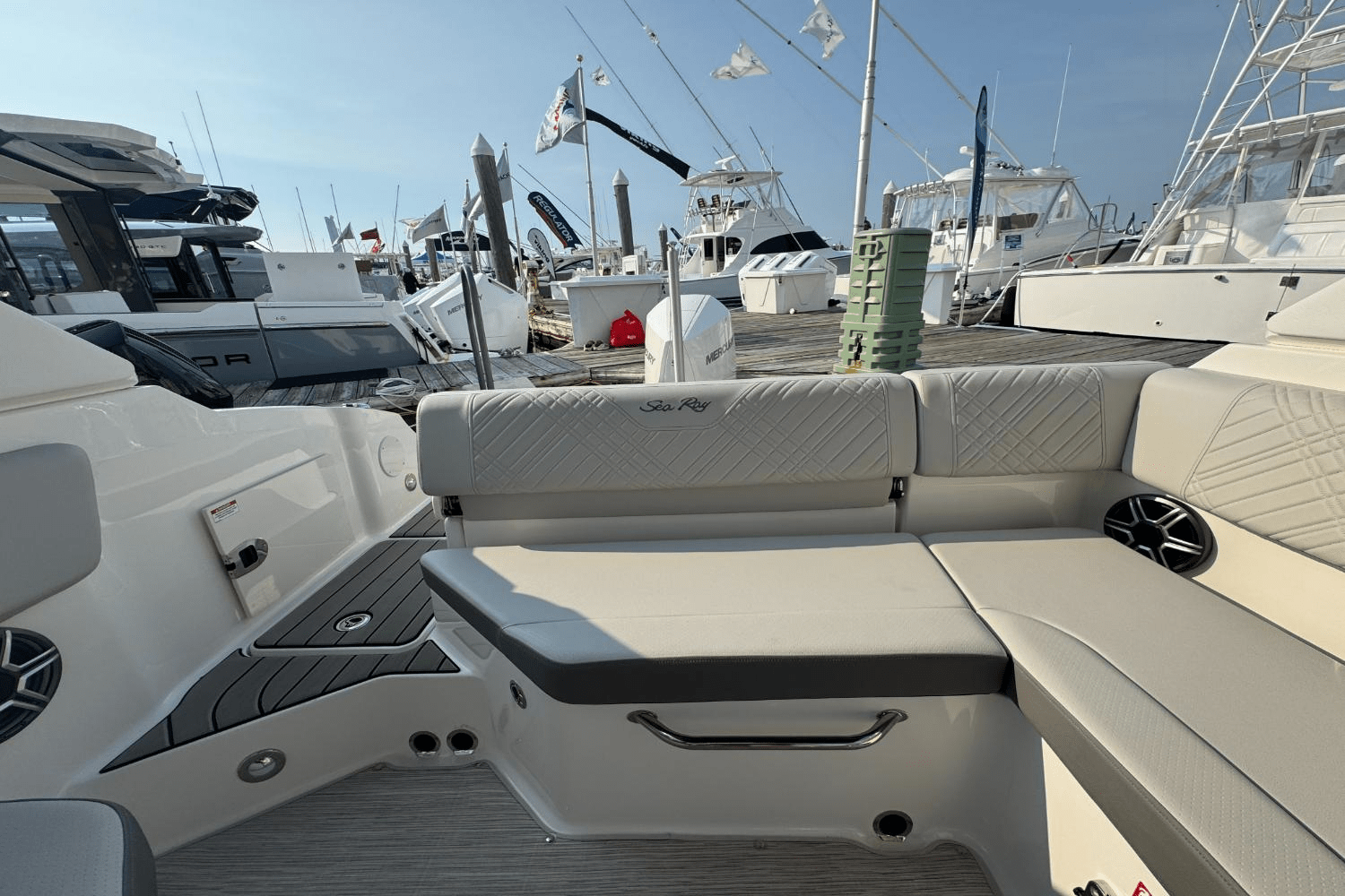 Slide: The Image of Sea Ray SDX 230 Outboard 2026 - 16