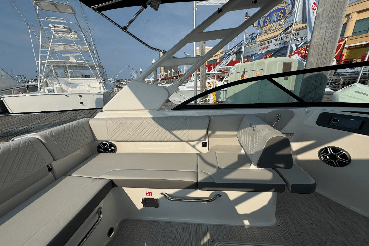 Slide: The Image of Sea Ray SDX 230 Outboard 2026 - 17