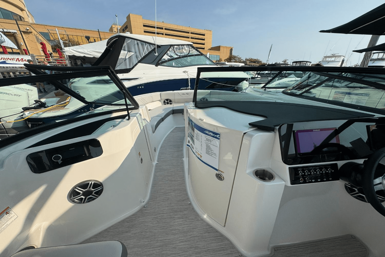 Slide: The Image of Sea Ray SDX 230 Outboard 2026 - 28
