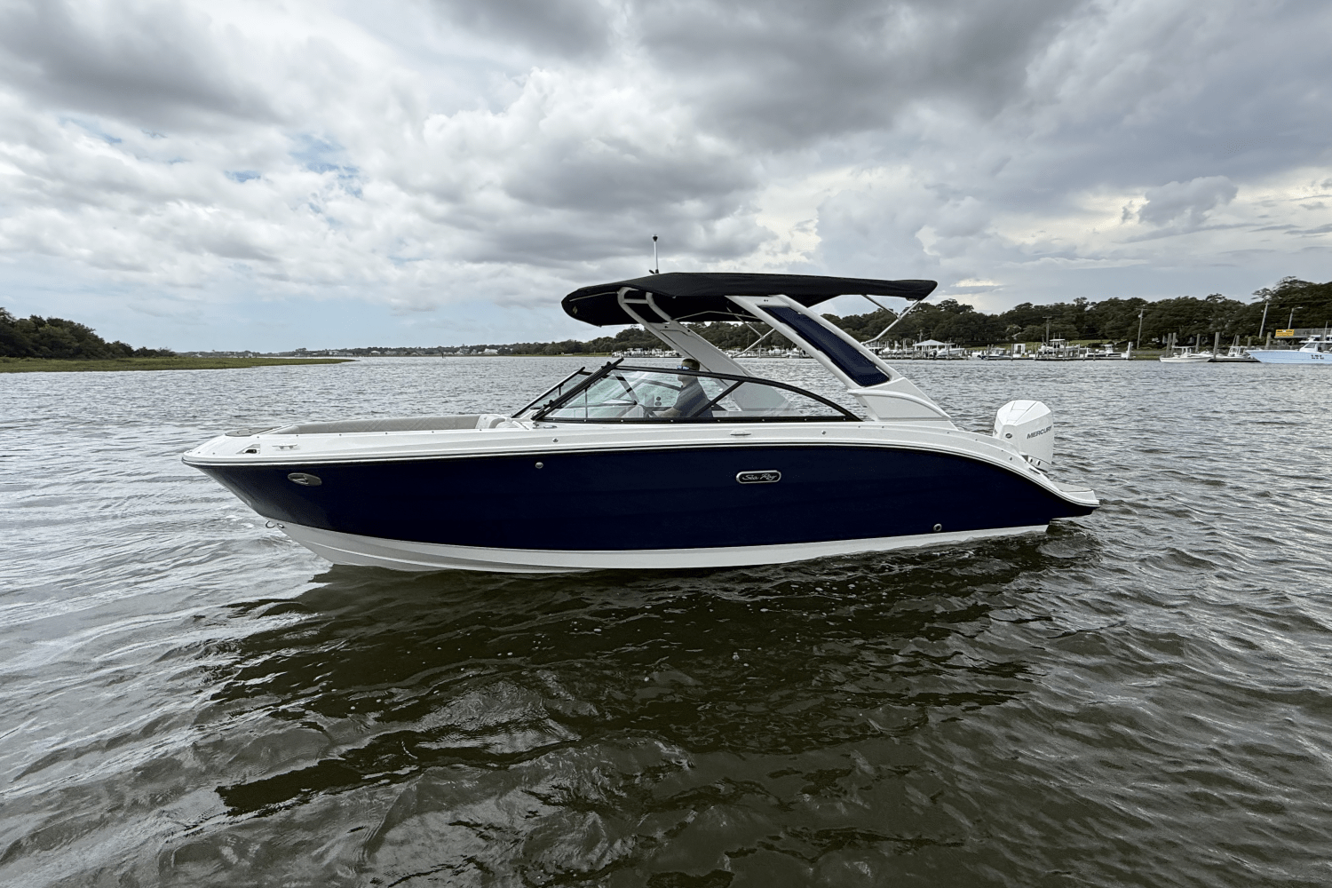 Slide: The Image of Sea Ray SDX 230 Outboard 2026 - 4
