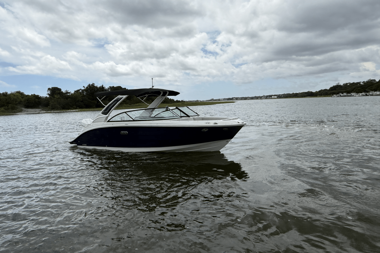 Slide: The Image of Sea Ray SDX 230 Outboard 2026 - 6