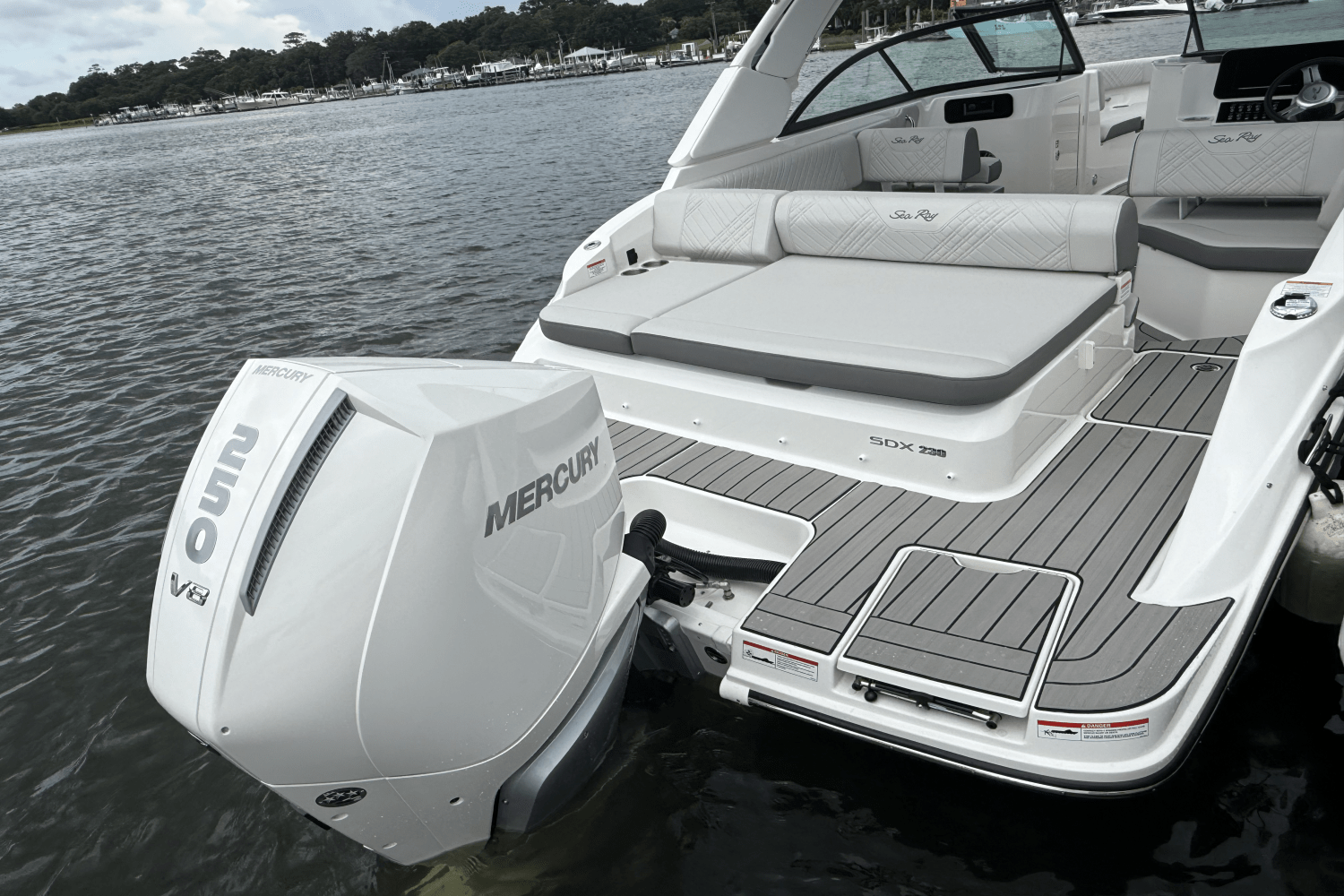 Slide: The Image of Sea Ray SDX 230 Outboard 2026 - 7