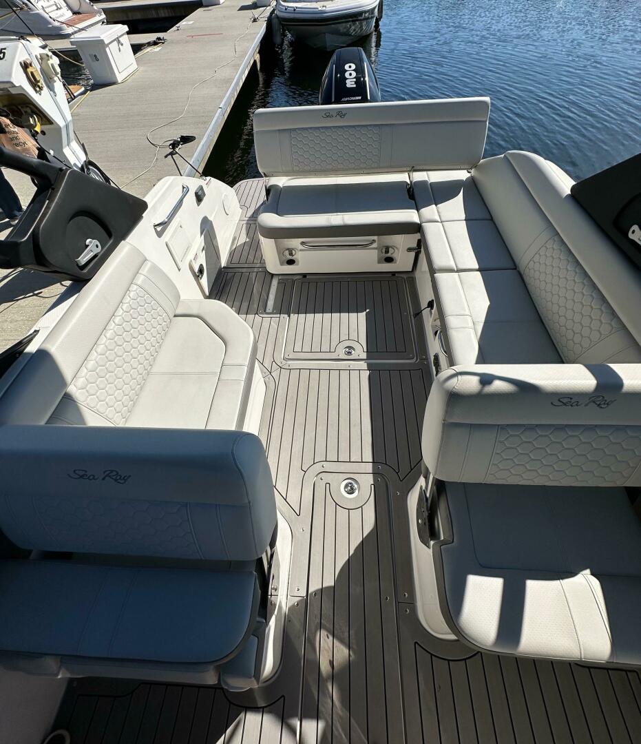 Slide: The Image of Sea Ray SDX 250 Outboard 2022 - 4999834