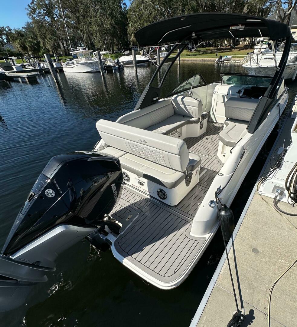 Slide: The Image of Sea Ray SDX 250 Outboard 2022 - 4999835