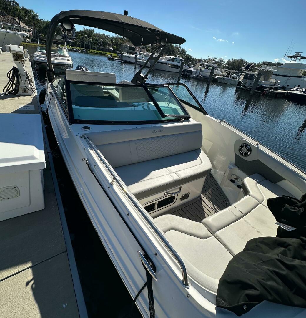 Slide: The Image of Sea Ray SDX 250 Outboard 2022 - 4999839