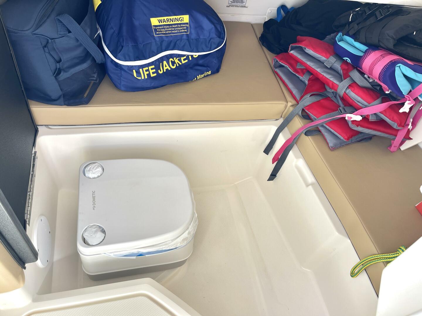 Slide: The Image of Sea Ray SDX 250 Outboard 2022 - 5474108