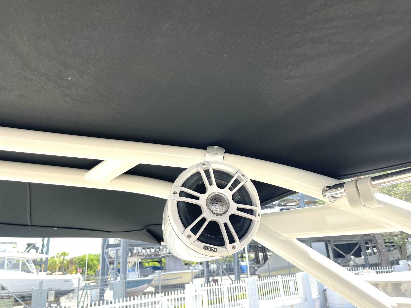 Slide: The Image of Sea Ray SDX 250 Outboard 2022 - 5474118