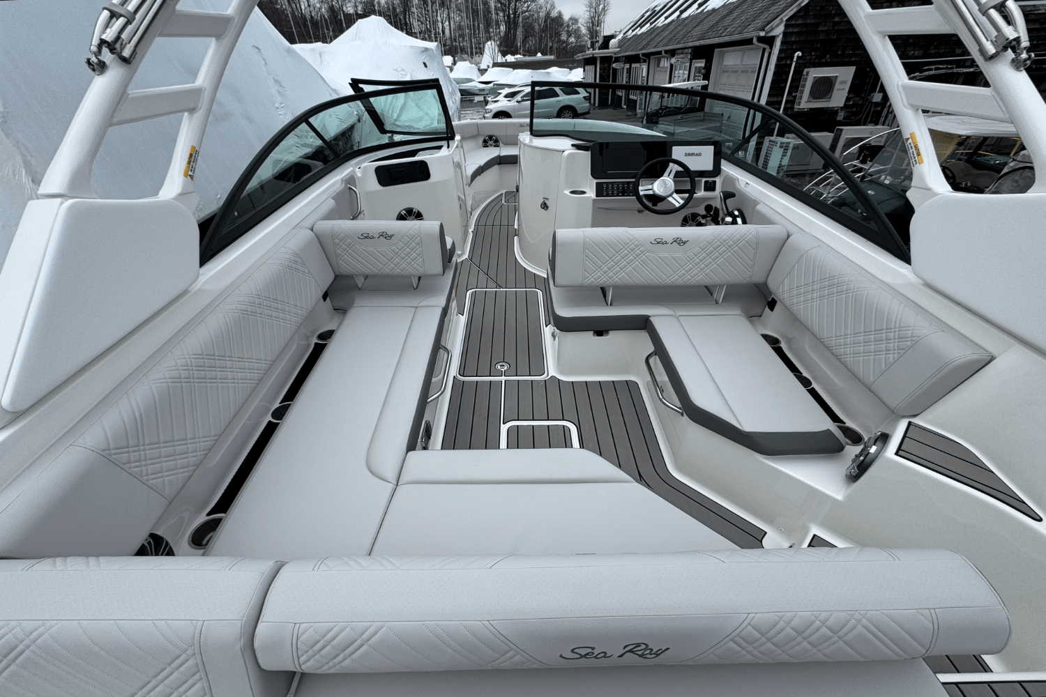 Slide: The Image of Sea Ray SDX 250 Outboard 2025 - 10