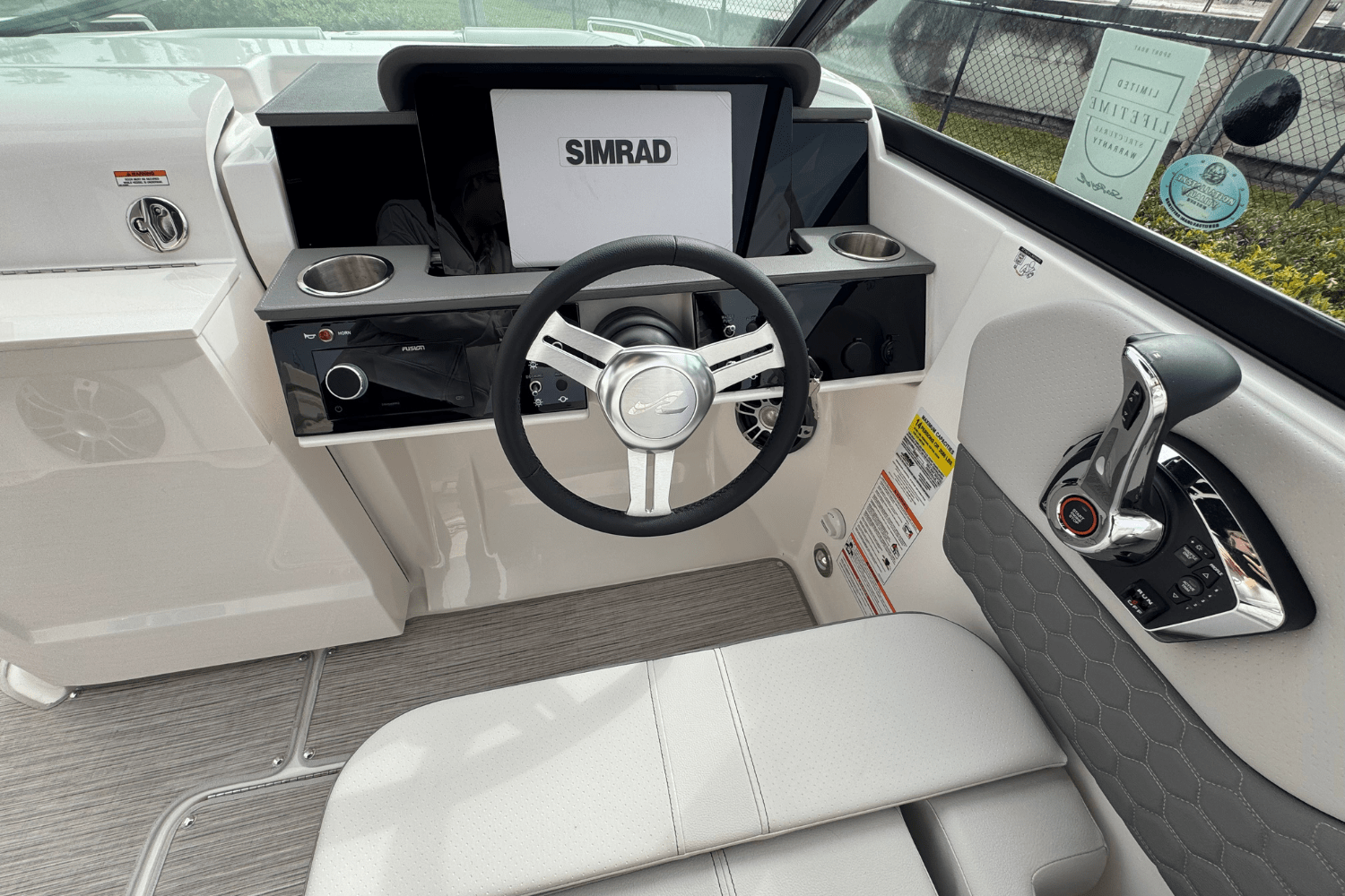 Slide: The Image of Sea Ray SDX 250 Outboard 2025 - 10