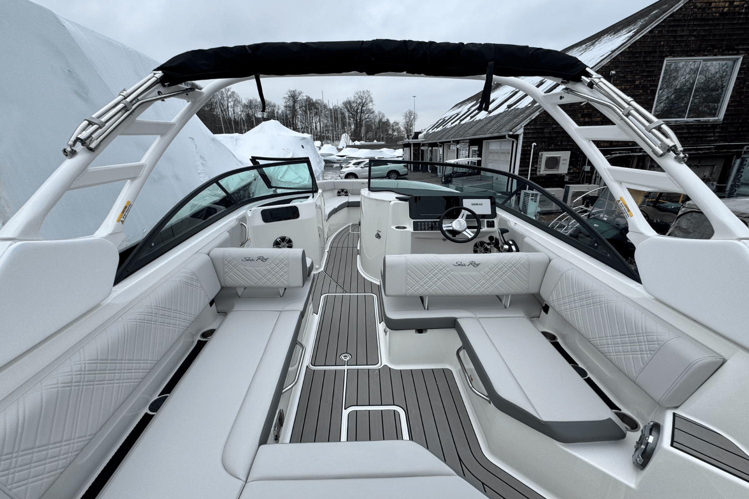 Slide: The Image of Sea Ray SDX 250 Outboard 2025 - 11