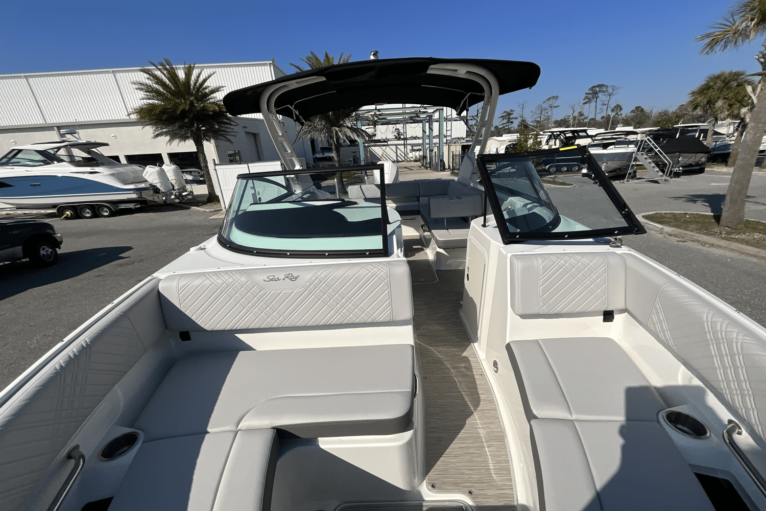 Slide: The Image of Sea Ray SDX 250 Outboard 2025 - 13