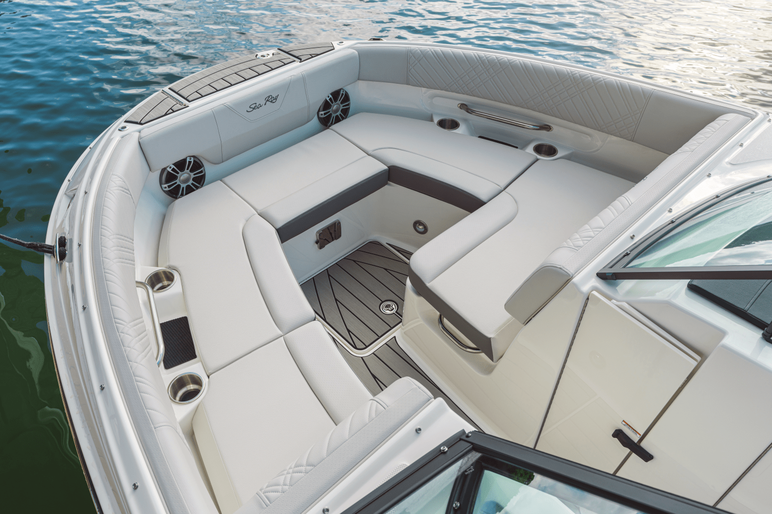 Slide: The Image of Sea Ray SDX 250 Outboard 2025 - 14